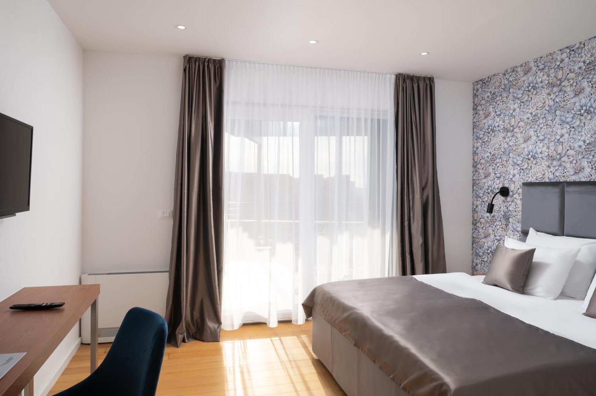 Villa Roca With Heated Pool And Sauna Privlaka  Exterior foto