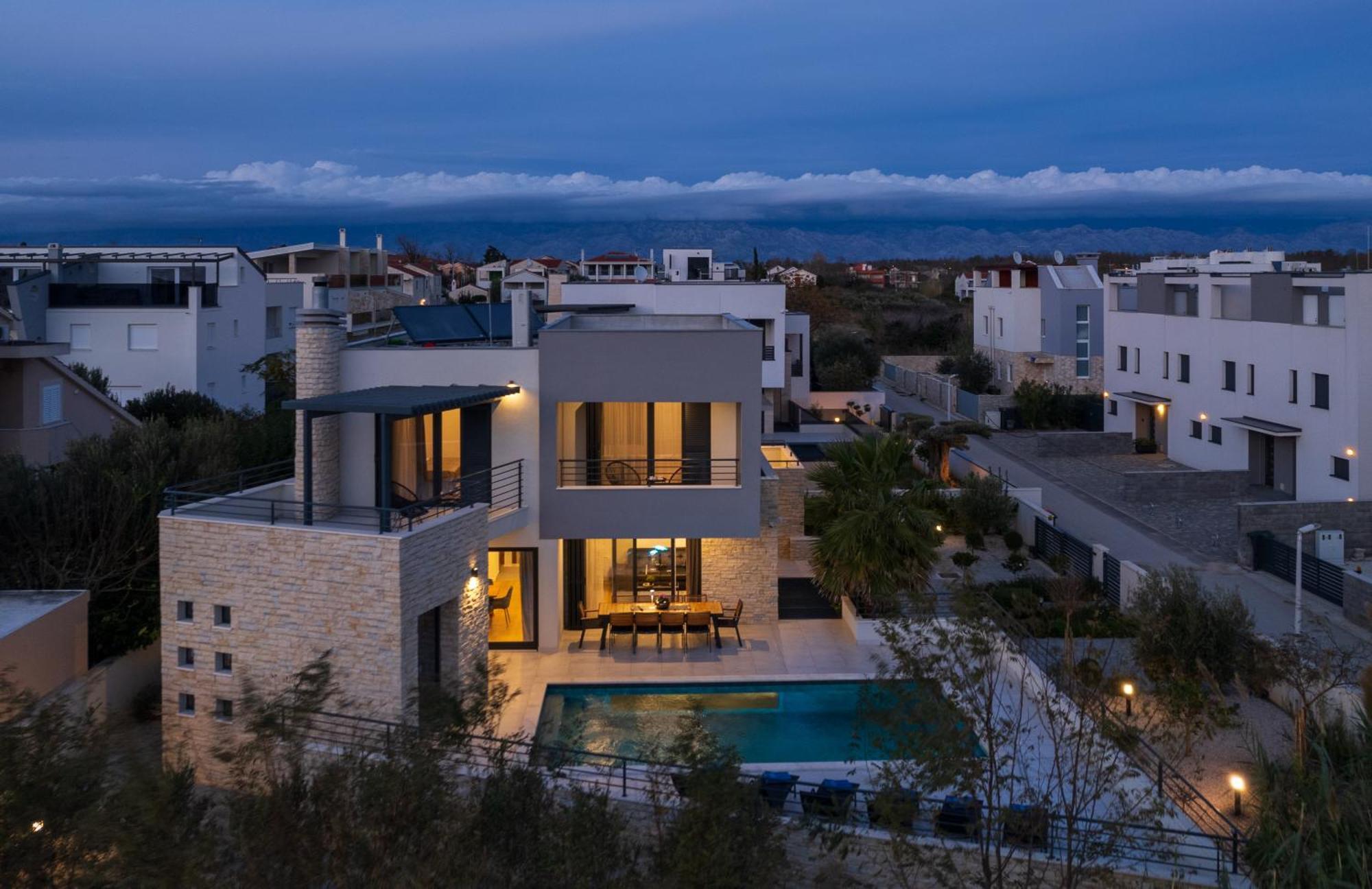 Villa Roca With Heated Pool And Sauna Privlaka  Exterior foto
